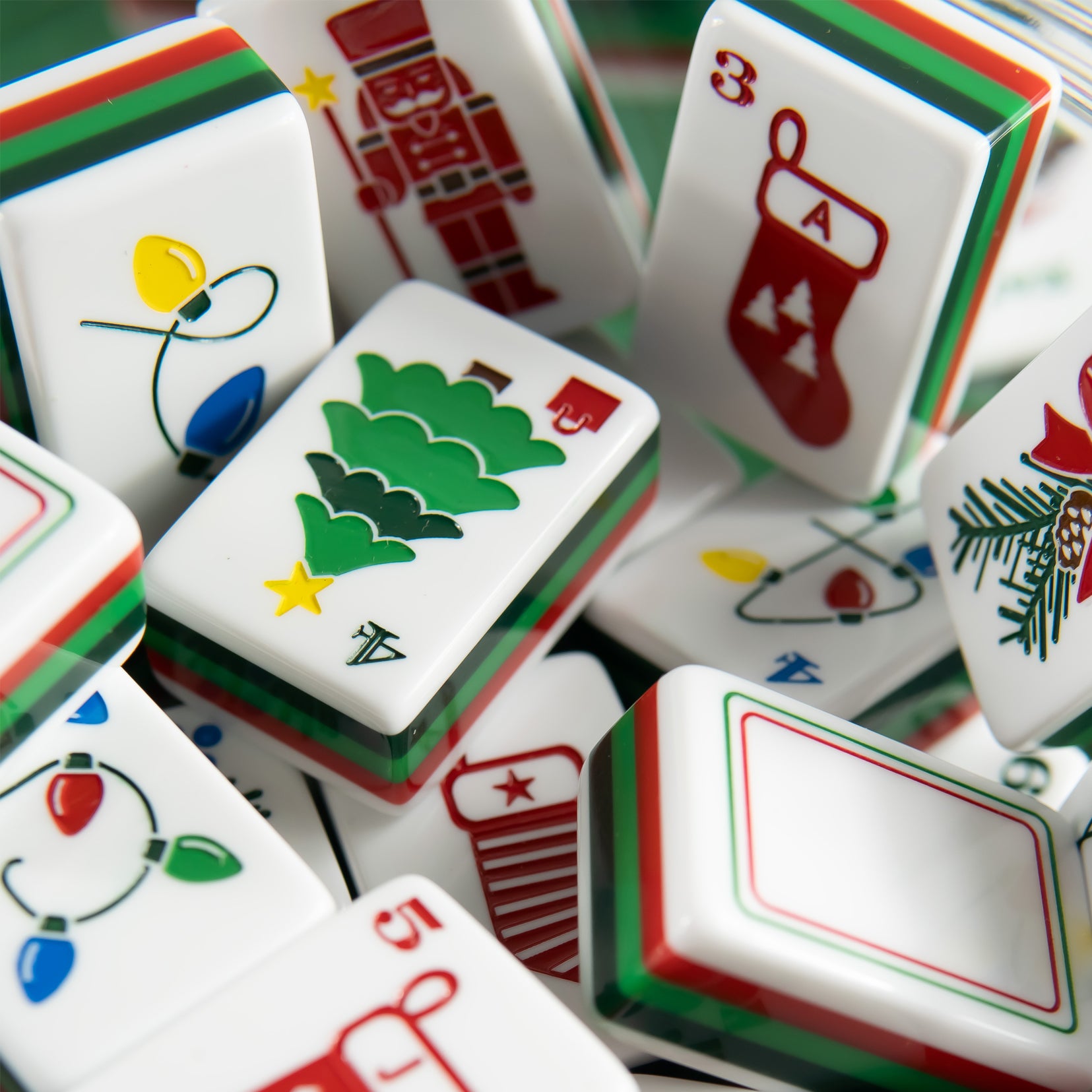 Holly Jolly Mahjong Set